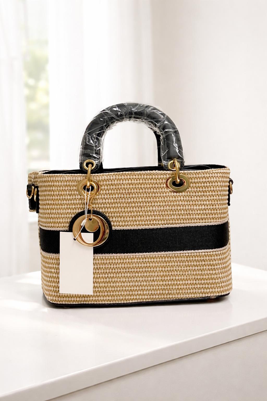 Sac à main élégant en paille tressée