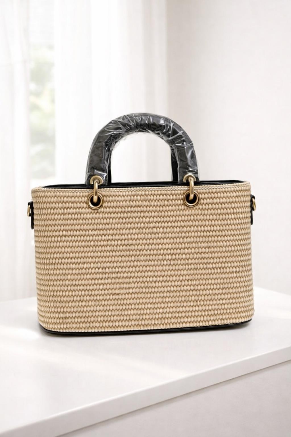 Sac à main élégant en paille tressée